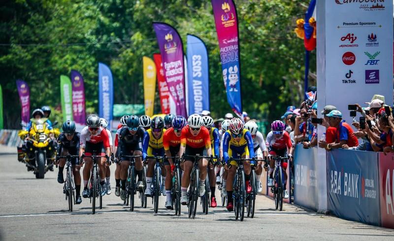 “Đòi nợ” Jutatip thành công, Nguyễn Thị Thật bảo vệ thành công HCV SEA Games xe đạp đường trường ảnh 1