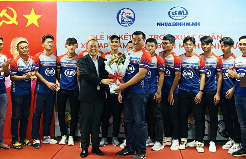 Đội xe đạp nam Nhựa Bình Minh Bình Dương xuất quân, nhận gói tài trợ thời hạn 3 năm