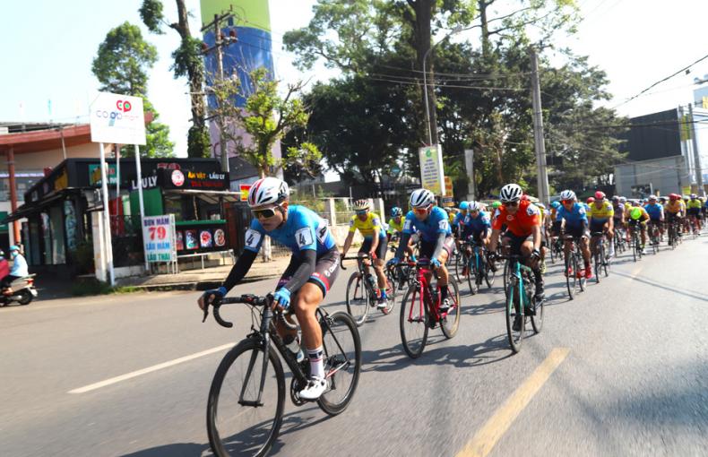 Hơn 90 VĐV tranh tài tại Giải đua xe đạp BAOLOC CHALLENGE CUP