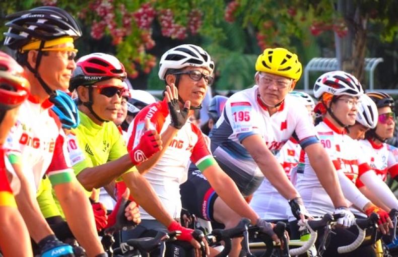 Hàng trăm vận động viên hào hứng tranh tài Giải Xe đạp Cần Thơ mở rộng 2024