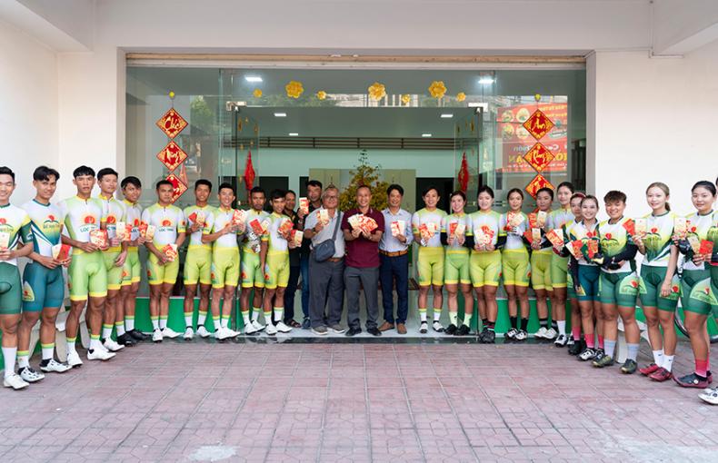 Xe đạp An Giang xuất quân đầu năm Giáp Thìn 2024